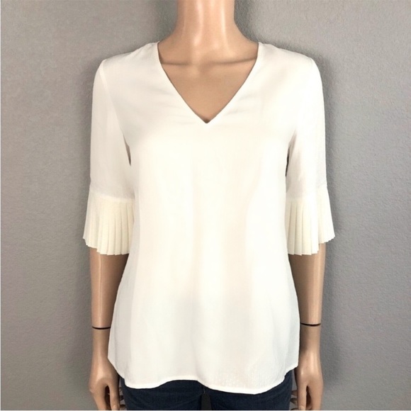 Draper James Spring Blouse EUC - Picture 2 of 9